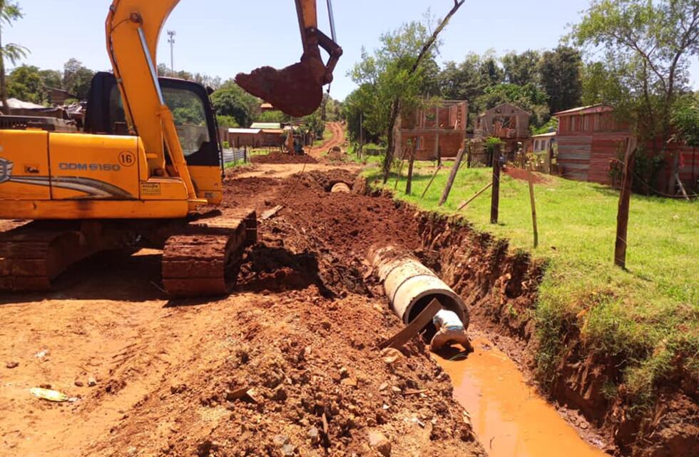 Continúan con los trabajos de desagües pluviales en Puerto Iguazú