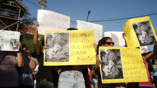 La marcha por el asesinato de Agustín Ávila en Jesús María.