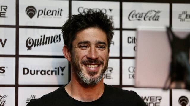El ex Boca e Independiente tiene 36 años y dijo que "el escudo está por delante de todo".