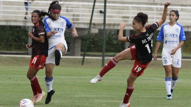 River Plate goleó a Godoy Cruz pro la Copa Federal del fútbol femenino. Gol de Martina del Trecco para River.
