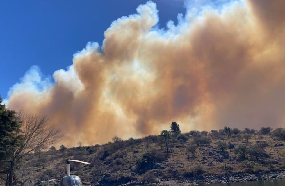 Fuego en las sierras de Córdoba: cierran accesos a Potrero de Garay
