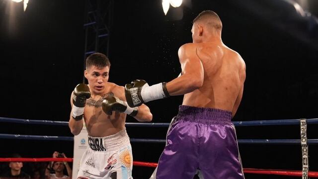 Segura campeón sudamericano superligero.