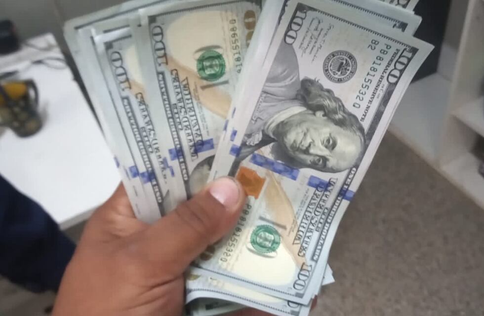 Córdoba: le hicieron el “cuento del tío” a un hombre de 80 años y le robaron una fortuna en dólares