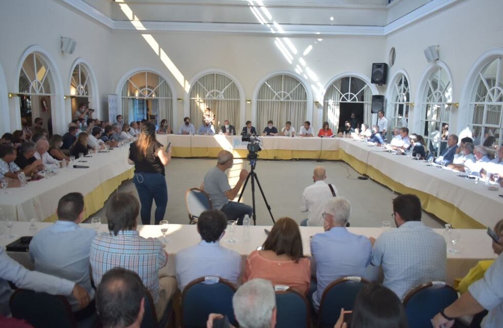 Kicillof en Tandil reconoció que la temporada de verano 2022 es “la mejor de los últimos diez años”