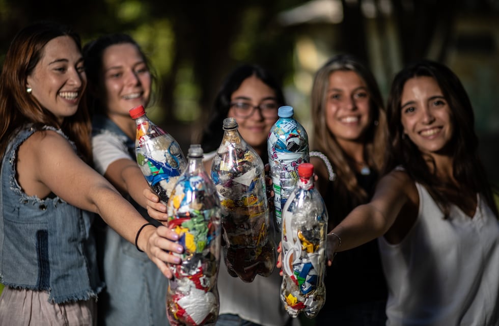 Continua el Programa “Desafío Botella de Amor”