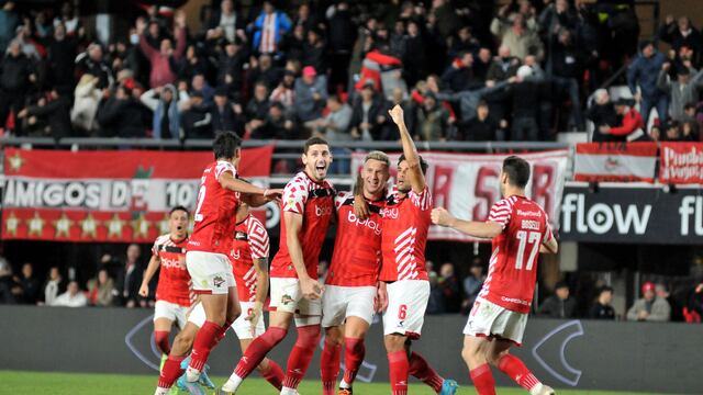Estudiantes de La Plata se clasificó a los cuartos de final de la Copa de la Liga Profesional.