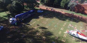 Interceptaron a un camión con tres toneladas y media de marihuana escondida entre aserrín