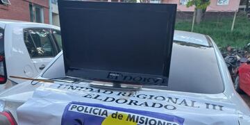 Eldorado: huía con un televisor robado y fue detenido.