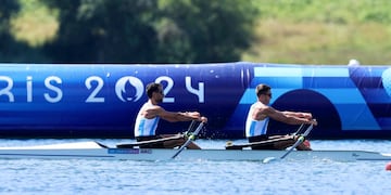 Los remeros argentinos Alejandro Colomino y Pedro Dickson, semifinalistas en París 2024.