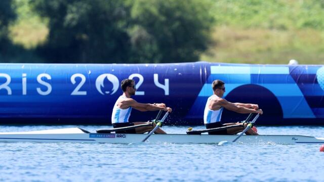 Los remeros argentinos Alejandro Colomino y Pedro Dickson, semifinalistas en París 2024.