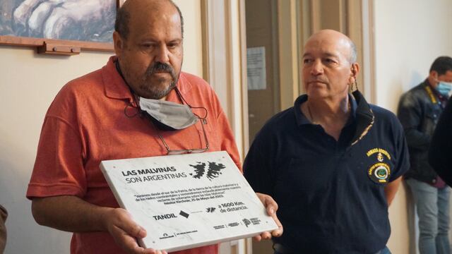 Juntan firmas para no colocar una placa en honor a los héroes de Malvinas por una frase de Néstor Kirchner