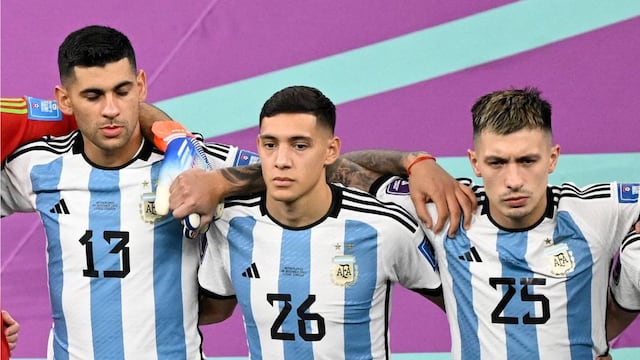 Cristian Romero, Nahuel Molina y Lisandro Martínez y la historia del Palo Santo en Qatar. (Fifa)