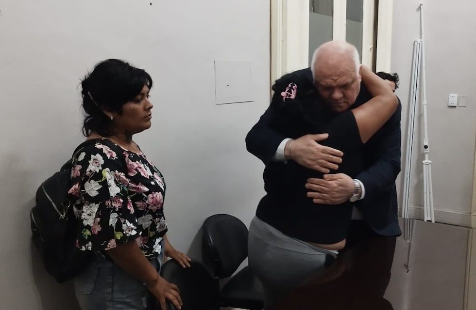 Masso brindó su apoyo a familiares de Érika Antonella Álvarez