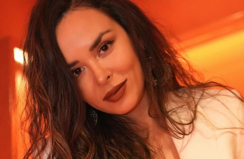 Jhen Núñez lució el vestido ideal para la playa y derrochó sensualidad desde Costa Rica