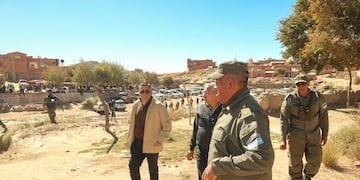 Las autoridades observan en la ciudad de La Quiaca uno de los puntos que es utilizado intensamente de manera ilegal para el tránsito peatonal desde y hacia Villazón, territorio de Bolivia.