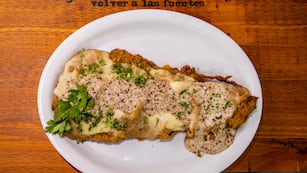 El restaurante de la zona sur se destaca por sus milanesas, pero ofrece una amplia variedad de exquisiteces.(Foto: Bodegón del Sur)