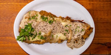 El restaurante de la zona sur se destaca por sus milanesas, pero ofrece una amplia variedad de exquisiteces.(Foto: Bodegón del Sur)