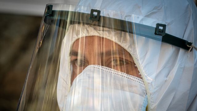 Mendoza 30 de julio de 2020 Sociedad
Este medio dia trasladaron tres pacientes con covid 19 positivo, desde el Hospital Central.
Foto: Orlando Pelichotti / Los Andes