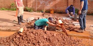 Reducen servicio de agua potable tras rotura de caño.