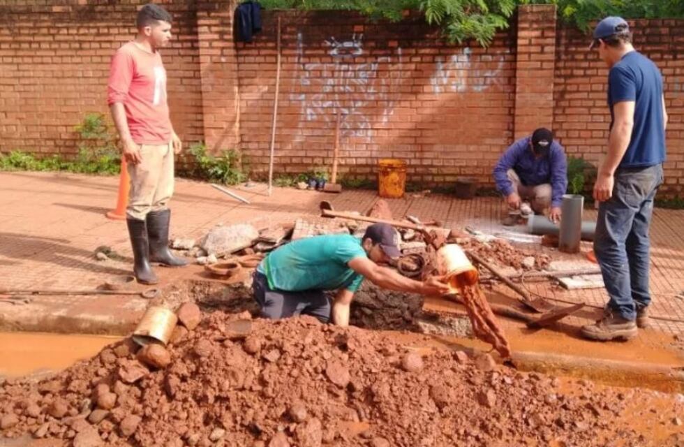 Reducen servicio de agua potable tras rotura de caño