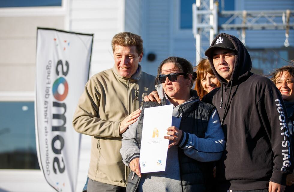 Melella encabezó entrega de viviendas  en Río Grande