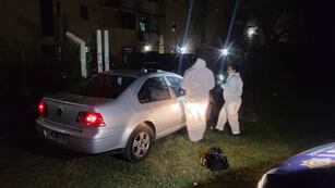 Los delincuentes huyeron con el Volkswagen Bora y lo abandonaron en el parque del Mercado.