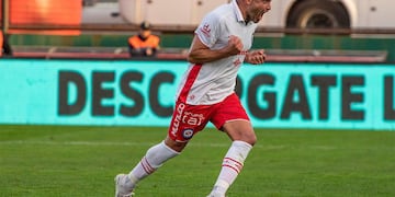 Santiago Silva fue habilitado para volver a jugar.