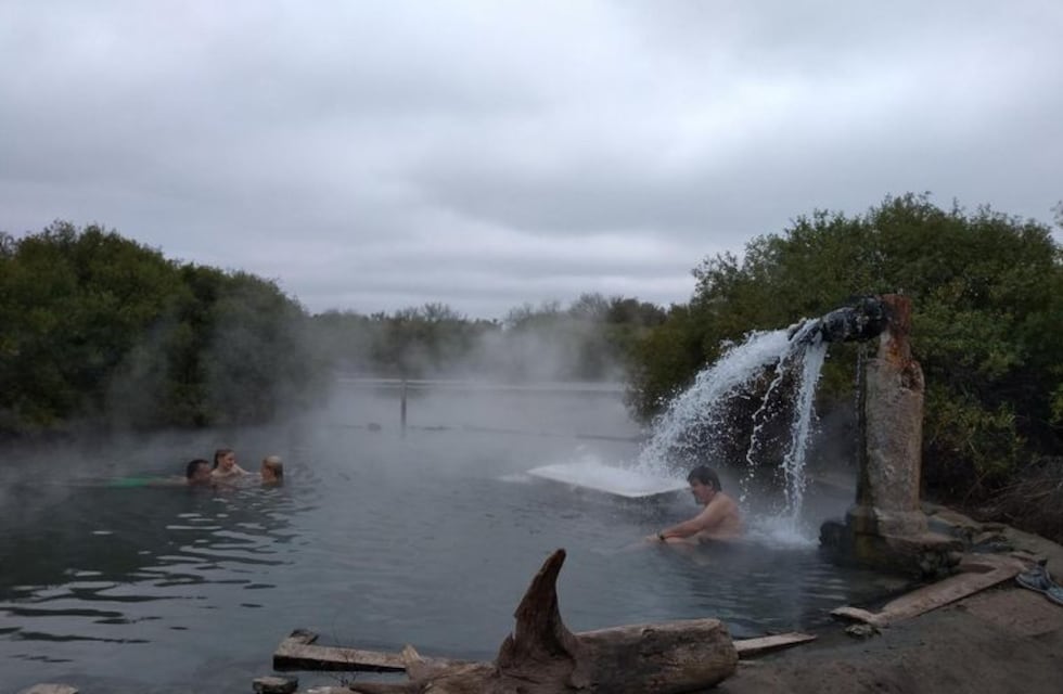 Aguas cálidas y mesotermales desde $2.000: el pueblo de Córdoba ideal para visitar en otoño