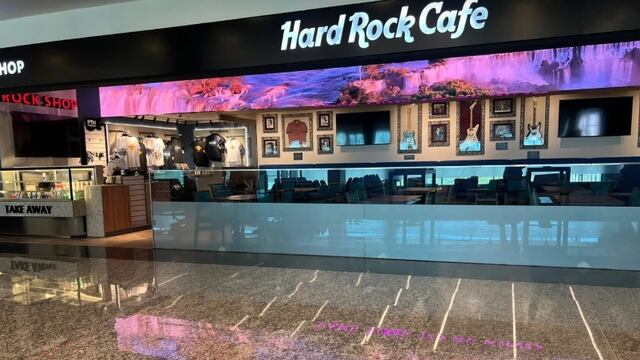 Inauguran el primer Hard Rock Café emplazado en el Aeropuerto de Puerto Iguazú: es el primero del interior del país.