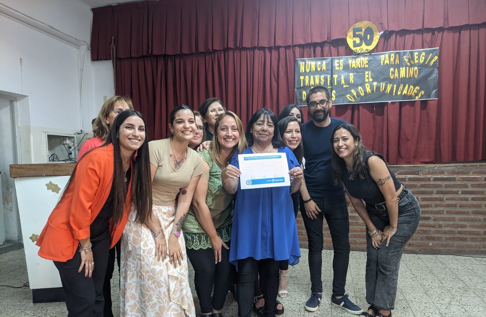 Punta Alta: con un emotivo acto se egresaron los alumnos FINES 2023