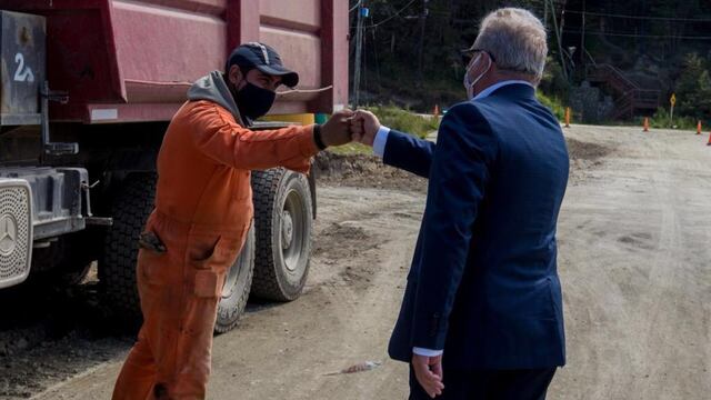 Mario Daniele, recorrió la obra de pavimentación que comenzó en el barrio Ecológico en su primera etapa.