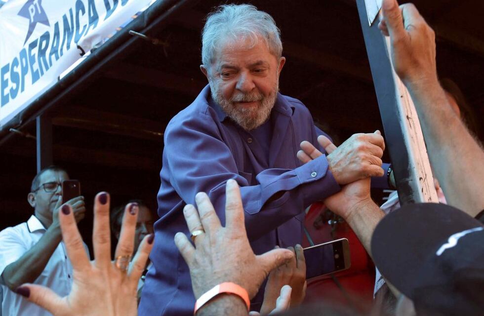 Elecciones en Brasil: Lula le ganó por cuatro puntos a Bolsonaro y habrá balotaje