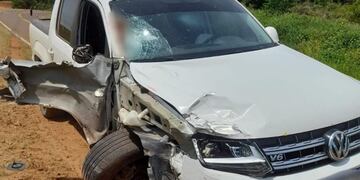 Accidente fatal en San Antonio: un motociclista falleció tras impactar con una camioneta.