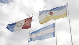 Villa Carlos Paz celebró el Día de la Identidad Carlospacense con un emotivo acto en los Jardines Municipales