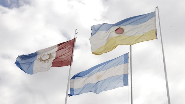 Villa Carlos Paz celebró el Día de la Identidad Carlospacense con un emotivo acto en los Jardines Municipales