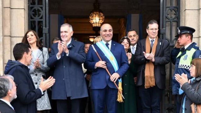 Día de la Independencia: los festejos en Tucumán comenzaron con el tradicional chocolate patrio y el izamiento de Bandera