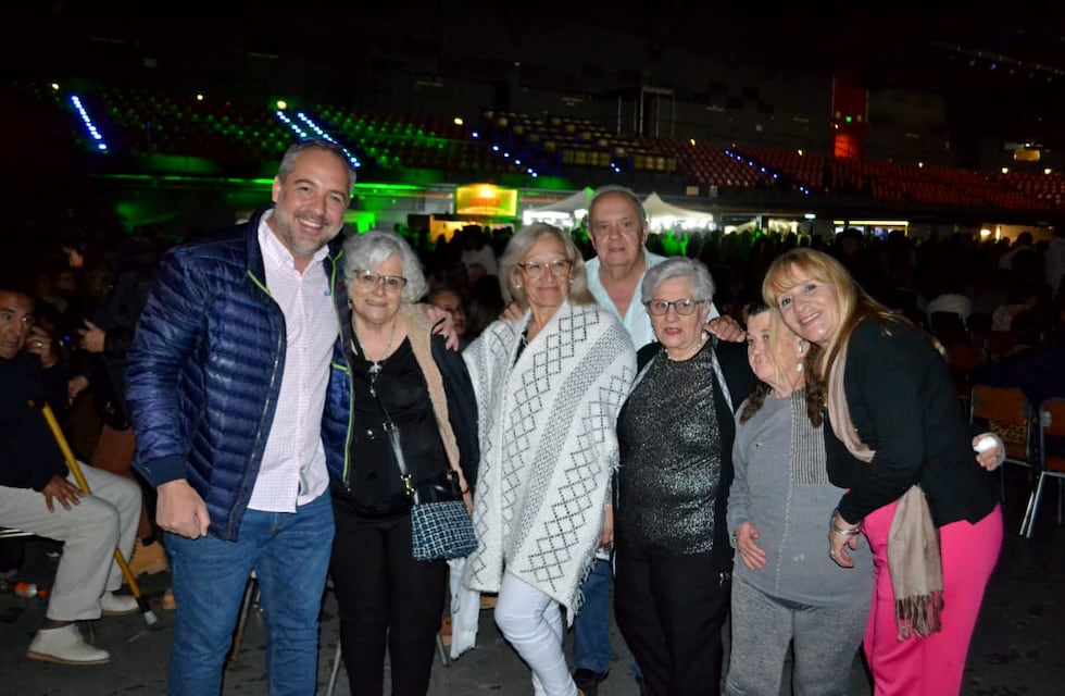 Más de 4.000 personas disfrutaron del gran baile de adultos mayores en Maipú