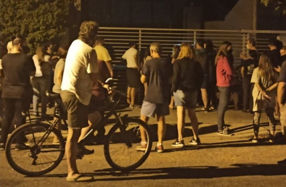 Una vecina de Rosario ingresó a la casa de un hombre acusado de abusador y rescató a una joven