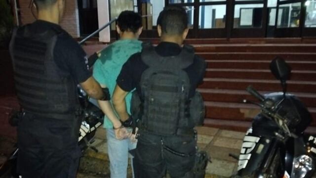 Hacía “willy” con su moto y terminó atropellando a un policía en Oberá.