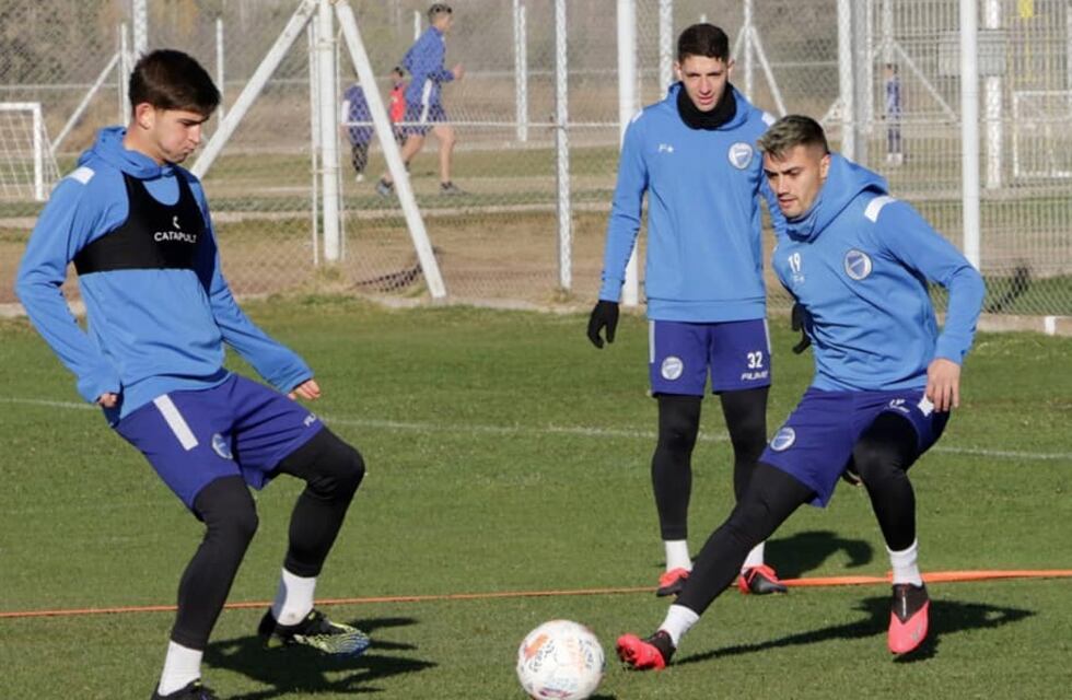 Godoy Cruz está en Buenos Aires con la lista de los jugadores que harán la pretemporada