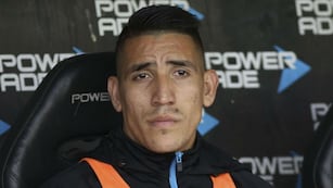 La novela Centurión. El delantero intimó al club para "que lo deje trabajar". (Diario Popular)