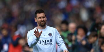 Lionel Messi se despide del Paris Saint-Germain. (AP Foto/Aurelien Morissard)