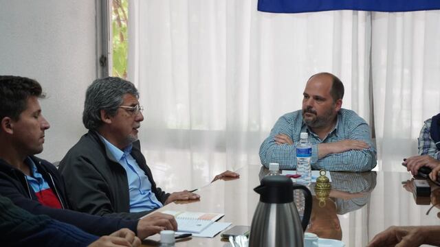 Reunión en la Cámara de Comercio de Alvear con el subsecretario de Agricultura y Ganadería, Sergio Moralejo.