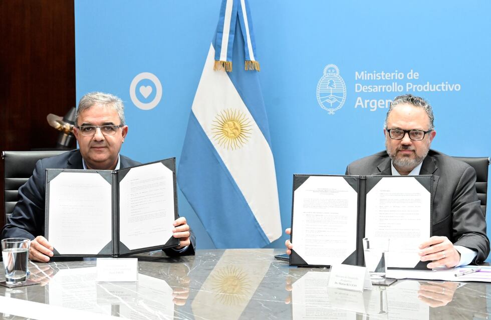 Jalil firmó con el ministro Kulfas el acta acuerdo para mayor financiamiento a las Pymes catamarqueñas