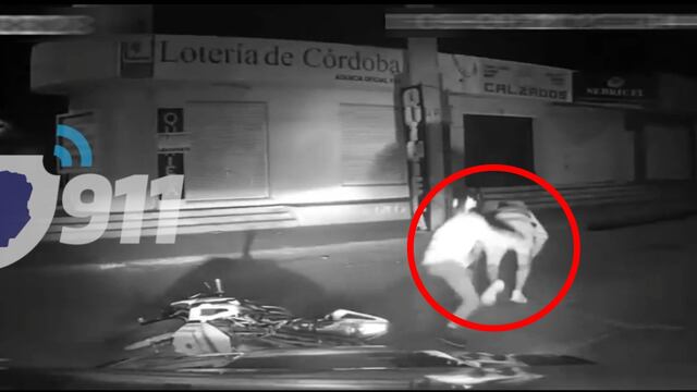 La Policía tuvo que chocar a los motochoros que aun así intentaron escapar a pie. Fueron detenidos.