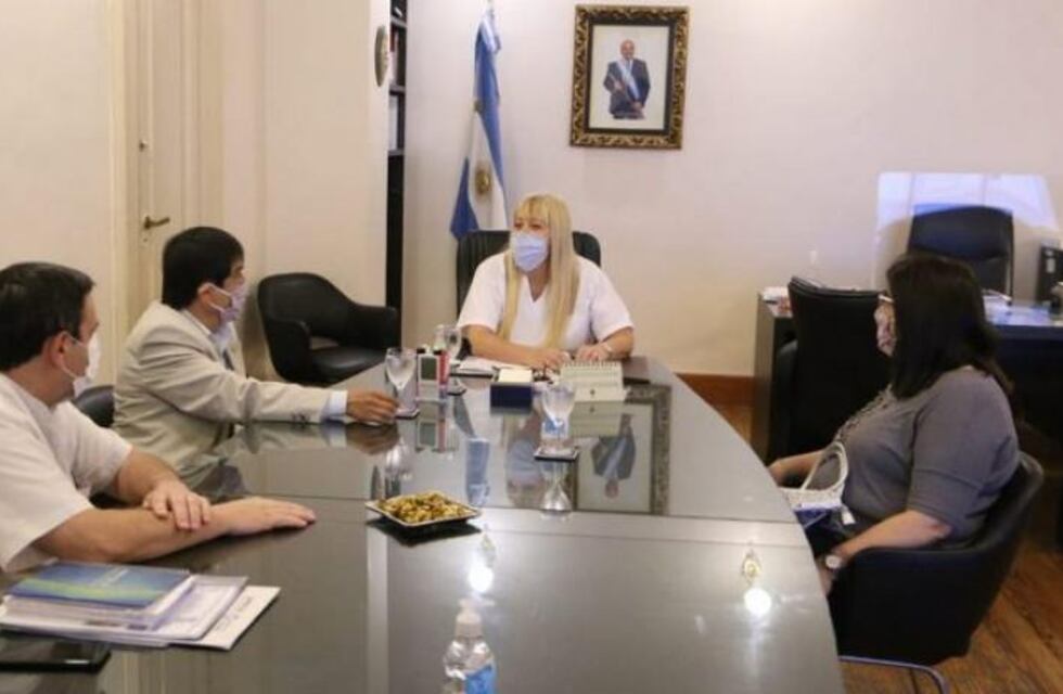 Salud y la UNT trabajan en la vuelta de los alumnos de medicina a las aulas