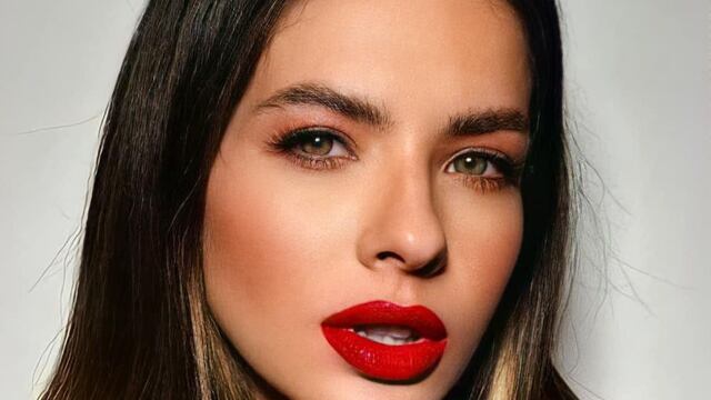 La China Suárez cautivó con su rojo fuego.