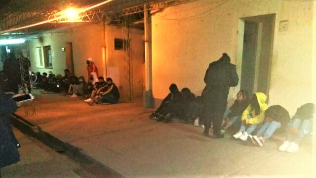 La Policía descubrió a 57 personas en una fiesta clandestina en San Salvador de Jujuy.