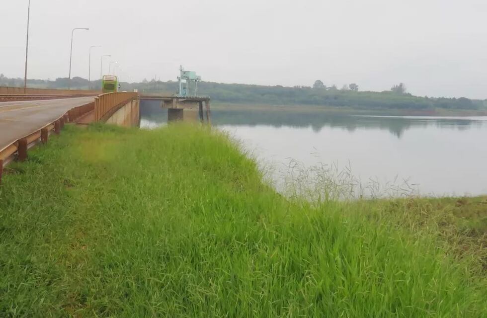 Pescador se ahogó en la isla Acuña del lago Uruguaí en Puerto Libertad