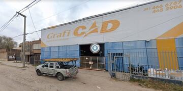 Quiso sustraer el portón de un local y terminó hospitalizado.